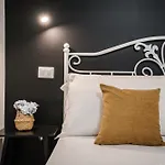 Konukevi Sa Domu Colorada- Eleganza E Comfort Nel Centro Di 3*