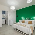 Konukevi Sa Domu Colorada- Eleganza E Comfort Nel Centro Di 3*
