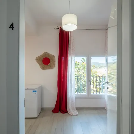 Pensionat Sa Domu Colorada- Eleganza E Comfort Nel Centro Di Villasimius