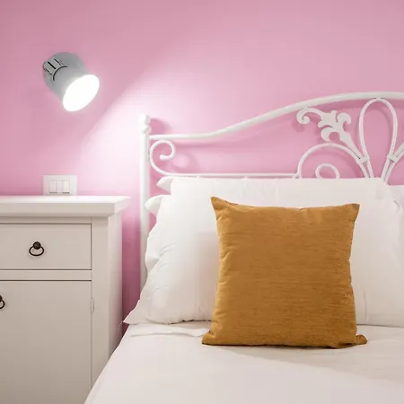 Sa Domu Colorada- Eleganza E Comfort Nel Centro Di Pensionat