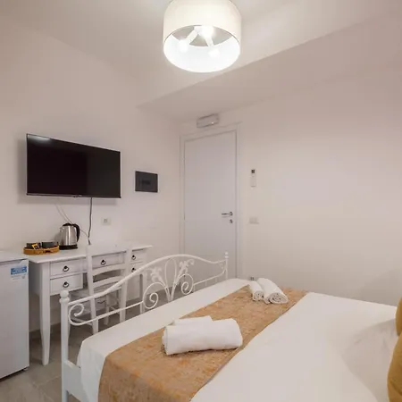 Sa Domu Colorada- Eleganza E Comfort Nel Centro Di Pensionat 3*
