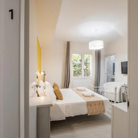 Sa Domu Colorada- Eleganza E Comfort Nel Centro Di Pensionat