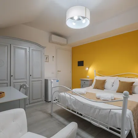 Pensionat Sa Domu Colorada- Eleganza E Comfort Nel Centro Di