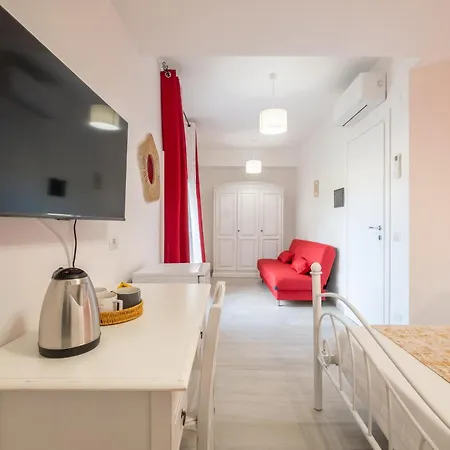 Guest house Sa Domu Colorada- Eleganza E Comfort Nel Centro Di 3*