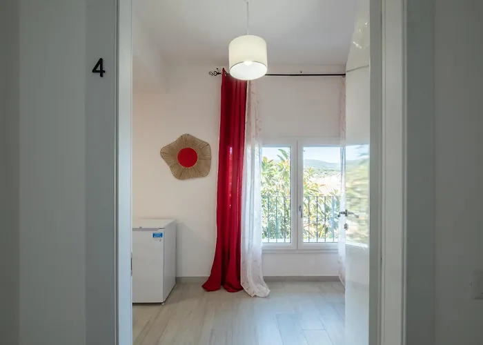 Maison d'hôtes Sa Domu Colorada- Eleganza E Comfort Nel Centro Di Villasimius