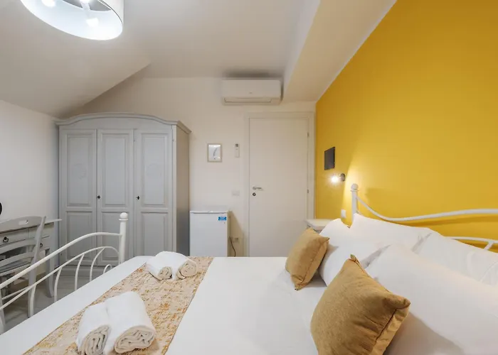 Sa Domu Colorada- Eleganza E Comfort Nel Centro Di Guest house 3*