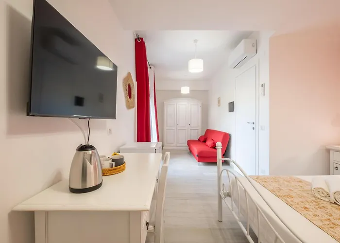 Guest house Sa Domu Colorada- Eleganza E Comfort Nel Centro Di 3*